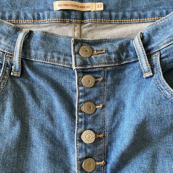 ✰NWOT Levi’s High Waisted Wide Leg Cropped Jeans ✰ - Picture 3 of 3